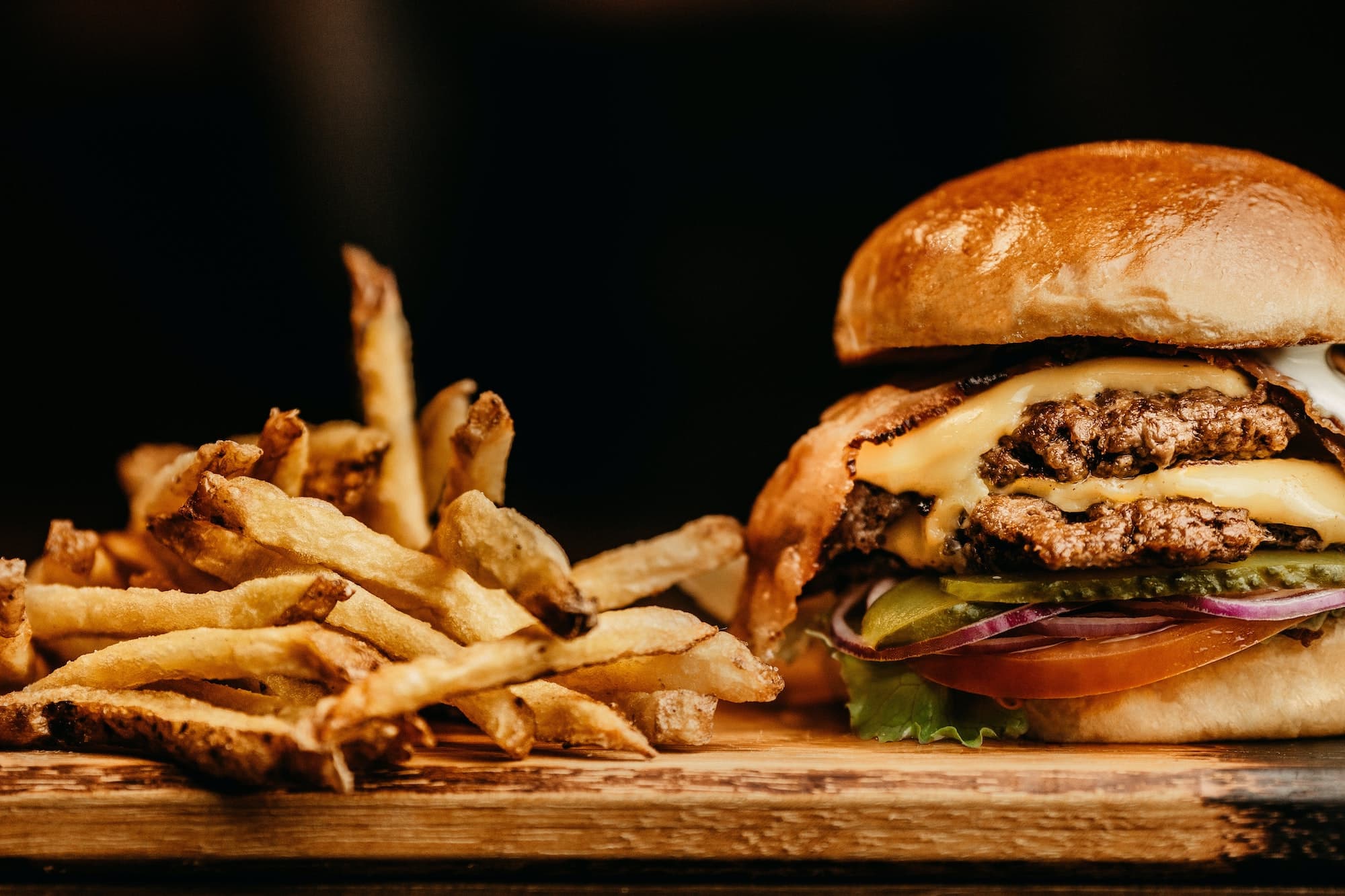 B&B Burger Bar – Premium Dry Aged Beef Burger
